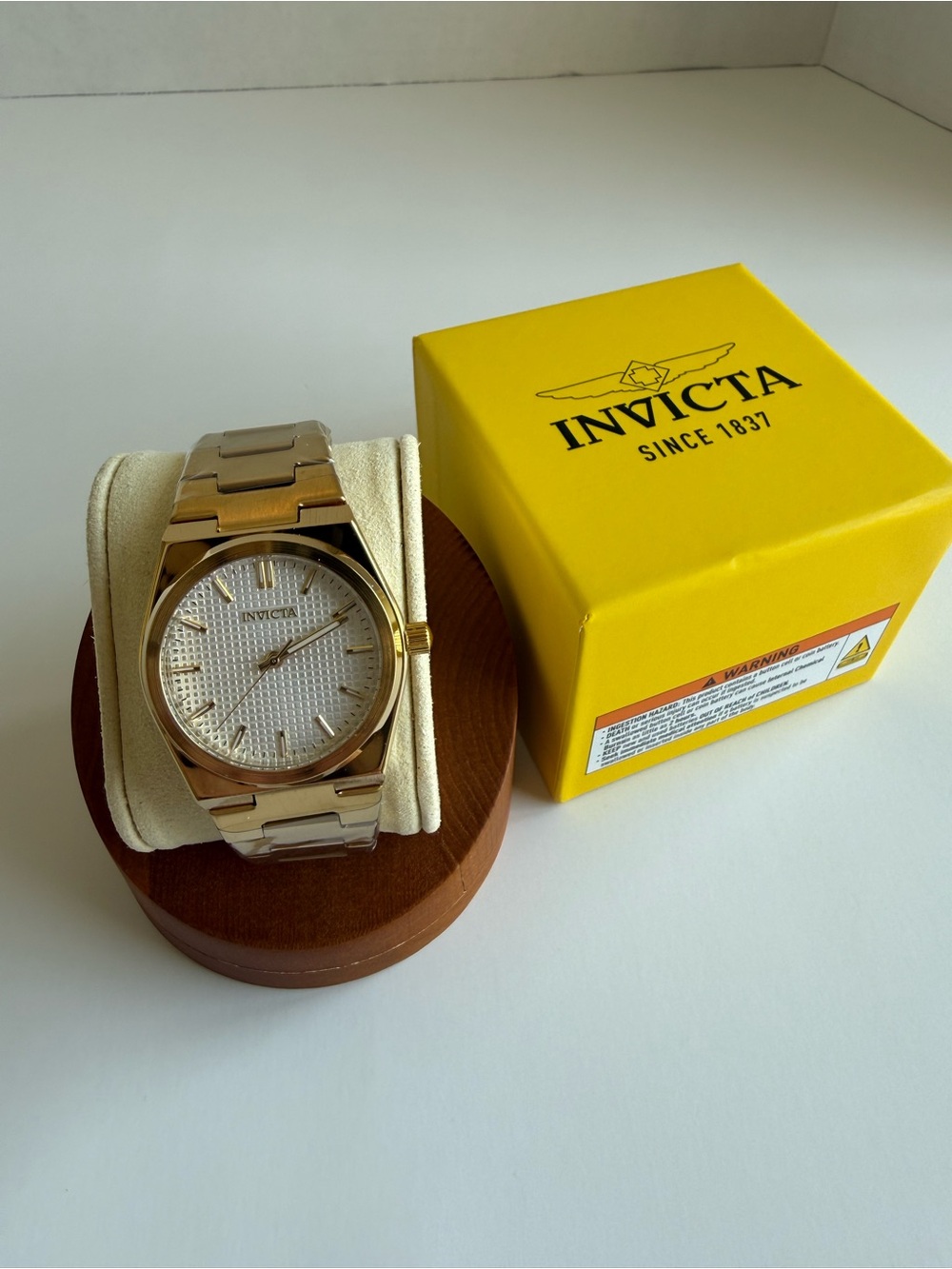 NEW 69409 Invicta Celestial Men’s 40mm Gold Watch Textured Dial - Picture 3 of 3